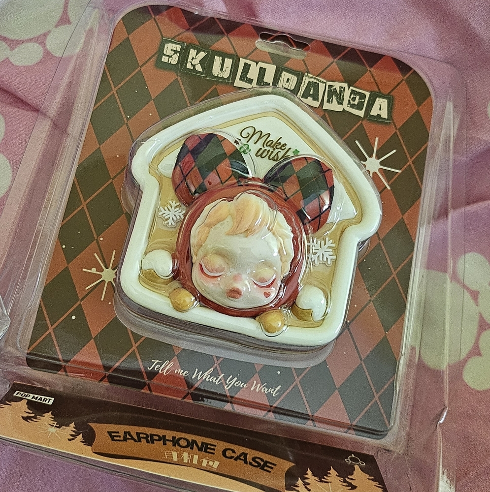 Skullpanda Christmas Tell Me What You Want Series Earphone Airpod Case